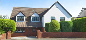 5 bed detached house for sale