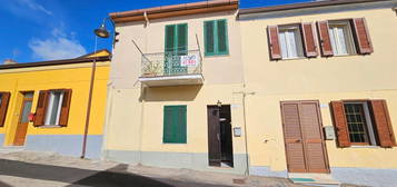 Casa indipendente in vendita in via Giuseppe Garibaldi, 10