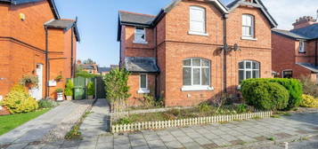 2 bedroom semi-detached house for sale