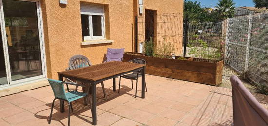 Location appartement F3 meublé  plein pied avec terrasse et