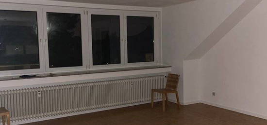 gut geschnittene Wohnung mit Balkon