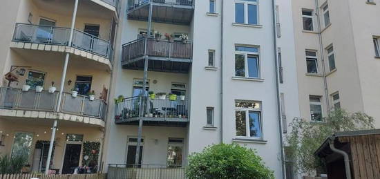 Großzügige 2-Zi-Wohnung im HP mit Balkon in Untermhaus