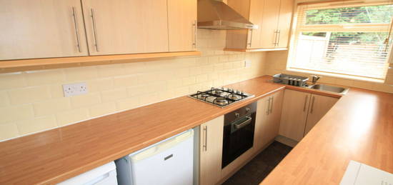 Terraced house to rent in Cromwell Street, Nottingham NG7