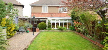 3 bedroom semi-detached house to rent