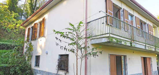 Casa indipendente in vendita in via della Vigna, 14