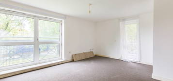 Flat for sale in Bounds Green, Bounds Green, London N11