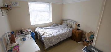 4 bed shared accommodation to rent