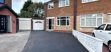 3 bedroom semi-detached house for sale