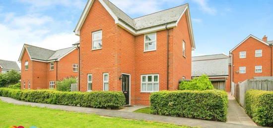 3 bedroom detached house