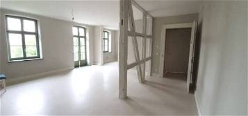 2-Zimmer-Wohnung in Villa mit Innenstadtlage und Teufelsmauerblick - Sanierung 2019