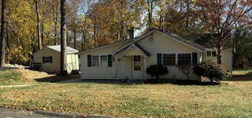 31 Lozier Rd, Budd Lake, NJ 07828