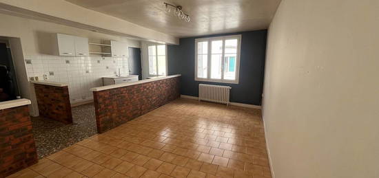 Maison en location dans la ville de LOUÉ 5 pièce(s) 87.41 m2