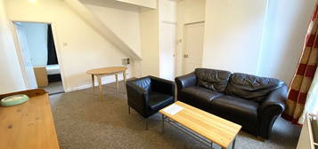 2 bed flat to rent