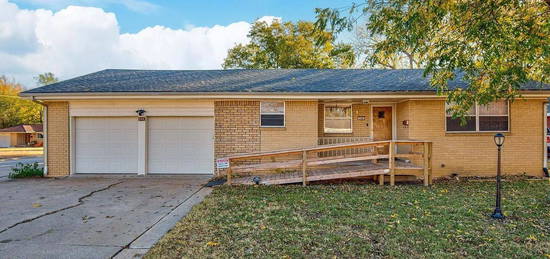 246 Meadowlark Ave, Bartlesville, OK 74006