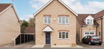 4 bed detached house for sale