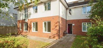 Flat for sale in Queen Marys Avenue, Watford WD18