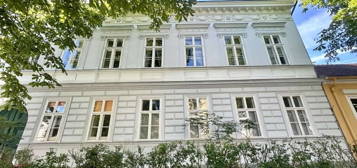 Luxuriöse Wohnung in historischem Ambiente + Gartenanteil im Innenhof. Im Zentrum von Baden