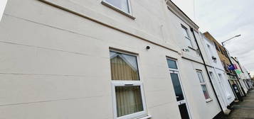 Terraced house to rent in Oxford Street, Leamington Spa CV32