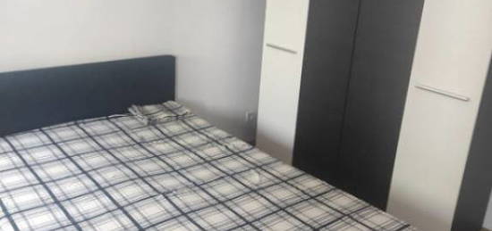 APARTAMENT 2 CAMERE-EROII REVOLUTIEI-MOBILAT UTILAT-BLOC REA