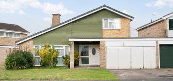 3 bed link detached house for sale