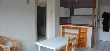 Appartement  à louer, 2 pièces, 1 chambre, 33 m²