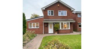 3 bed detached house to rent