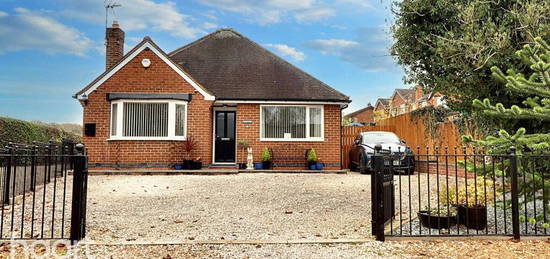 2 bedroom detached bungalow for sale