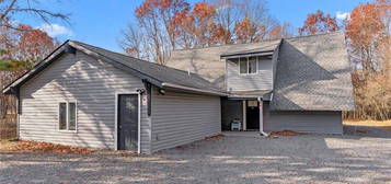 219 Penn Forest Trl, Albrightsville, PA 18210