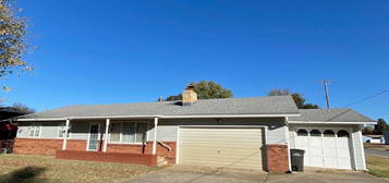 1102 W  Kansas Ave, Arkansas City, KS 67005