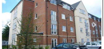 Flat to rent in Academy Place, Isleworth TW7