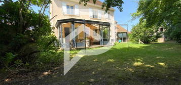 Maison  à vendre, 8 pièces, 5 chambres, 154 m²