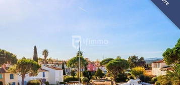 Port Grimaud 2/  Maison Jardin / Places Bateau / Stationnements