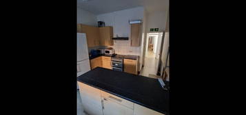 4 bed shared accommodation to rent