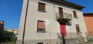 Casale/cascina in vendita in via Angelo Canossi, 12