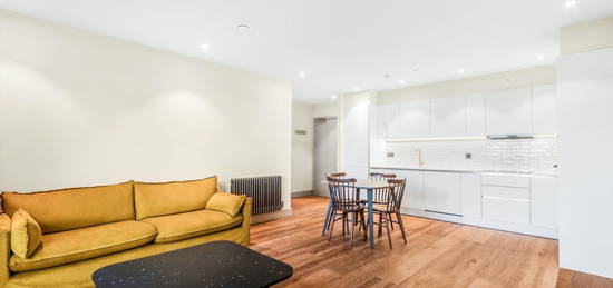 Flat to rent in Ashley Road, London N17