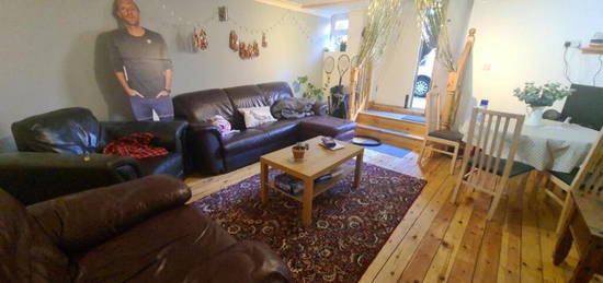 4 bed shared accommodation to rent