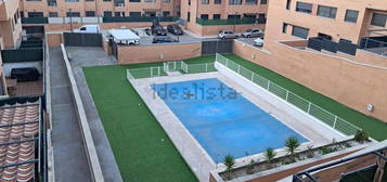 Dúplex en venta en calle Valconejo