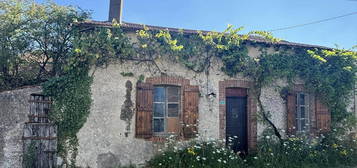 HAUTE VIENNE - Petite maison en pierre à rénover avec grange et petit jardin