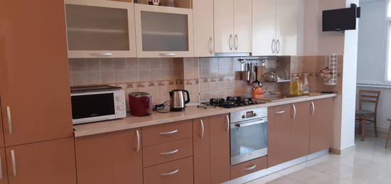 Apartament cu 3 camere, centru, B-dul Stefan cel Mare