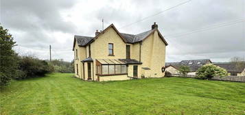 5 bedroom detached house