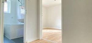 ***ERSTBEZUG NACH SANIERUNG*** Sehr helles Single-Apartment im EG