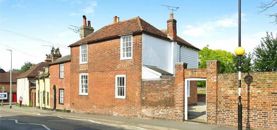 5 bedroom semi-detached house