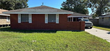 5521 Hudson Dr, Marrero, LA 70072