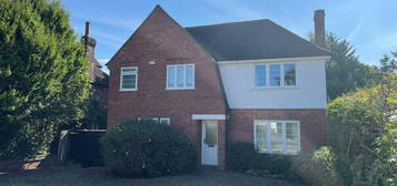 3 bedroom detached house