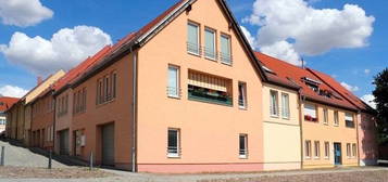 Freistehendes Wohnhaus, Dachterrasse, Doppelgarage und Carport