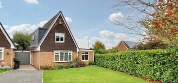 4 bedroom link detached house for sale