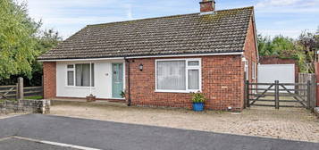 Bungalow for sale in 38 Oakfield Close, Kempsey, Worcester. WR5