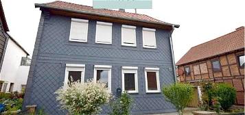 Gemütliches, kleines Fachwerk-Dorfhaus mit Patio-Innenhof + Garage in ruhiger Lage ...