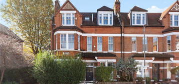 Flat to rent in Wexford Road, London SW12