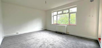 Flat to rent in Carpenters Court, Hampton Road, Twickenham TW2